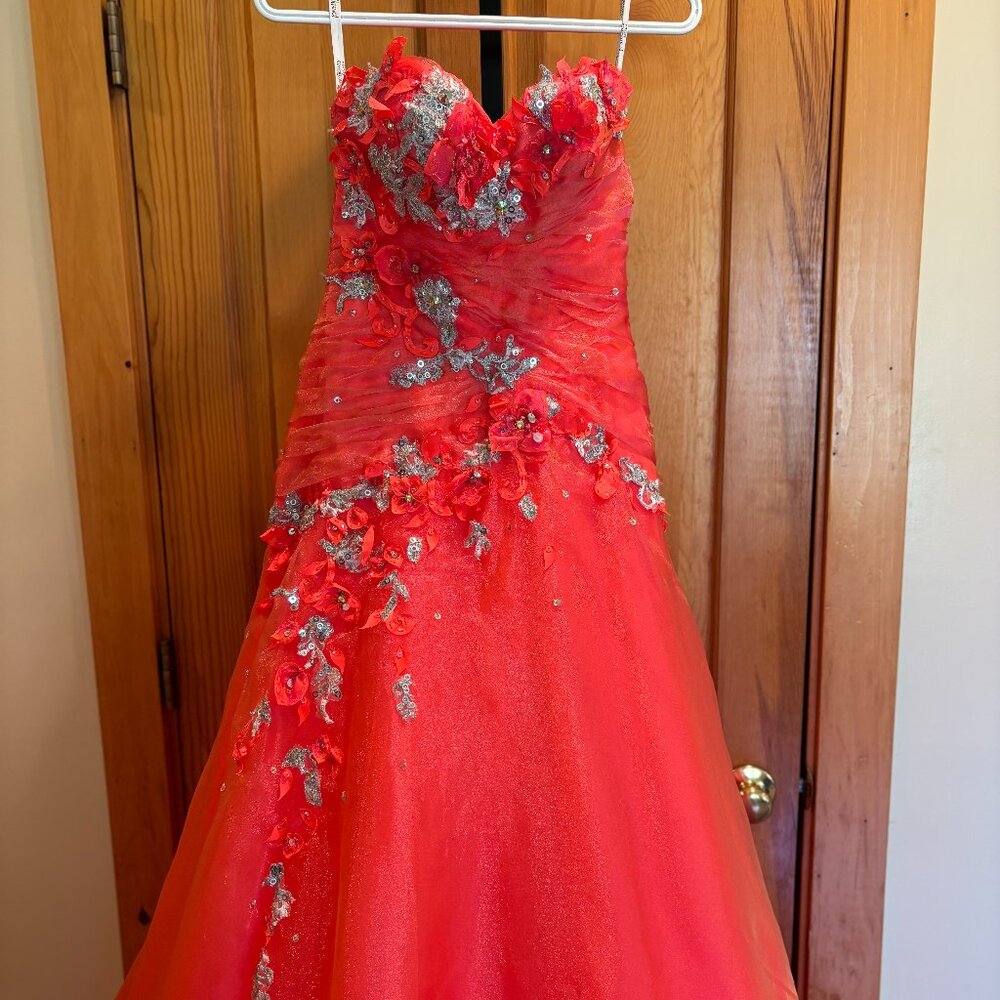 Tony Bowls Le Gala Strapless/One Shoulder/Or with Straps Formal/Prom Dress - Picture 2 of 16